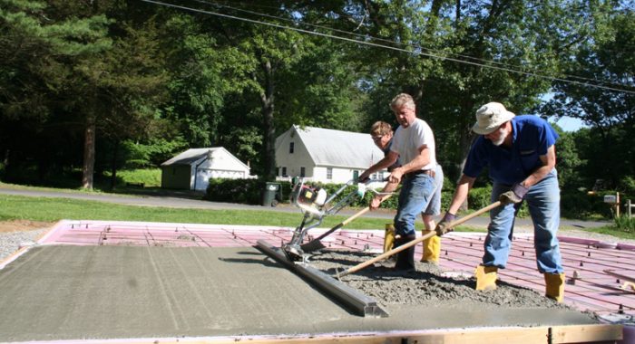 screeding concrete slab