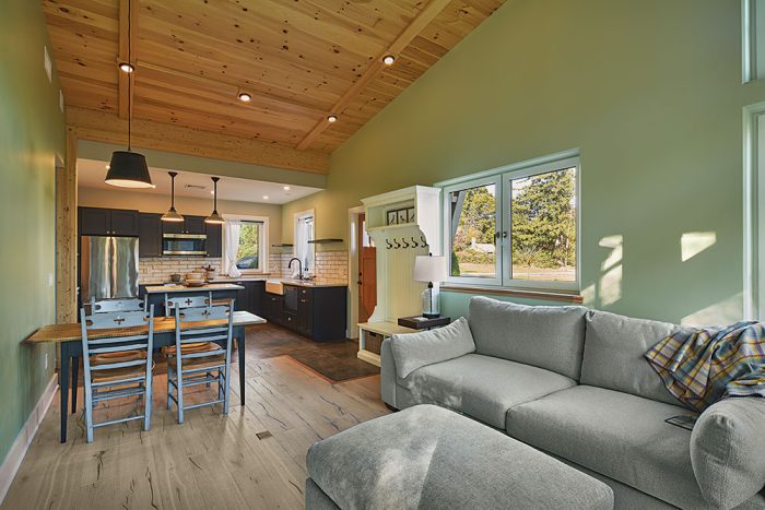 A view to the kitchen from the living room