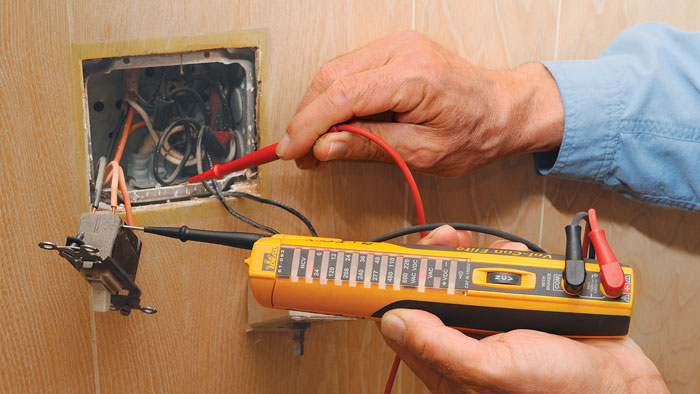 testing an light switch with electrical meter